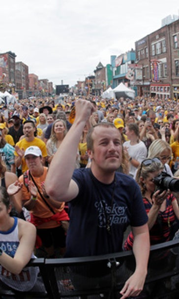 'Epic week': Hockey, country music collide in Nashville